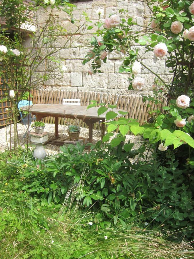 Le Murmure De La Falaise Bed & Breakfast Beaumont-le-Roger Exterior photo